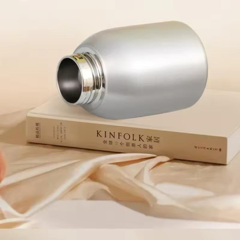 300 ML Hot Or Cold Insulated Stainless Steel Travel Mug.